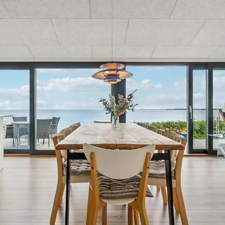 Gorgeous In With Wifi Holiday home